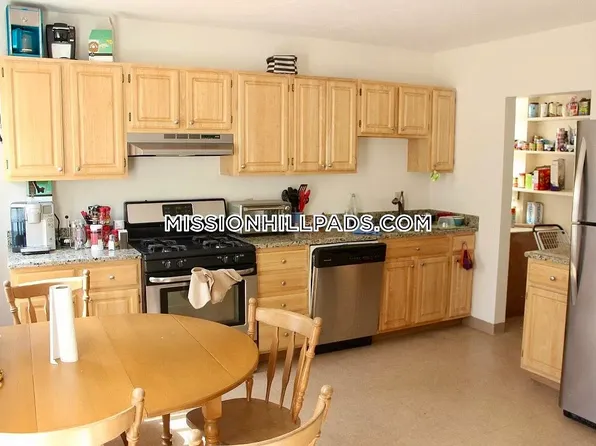 74 Hillside St, Roxbury Crossing, MA