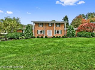 19 Lakeside Dr, Clarks Summit, PA 18411