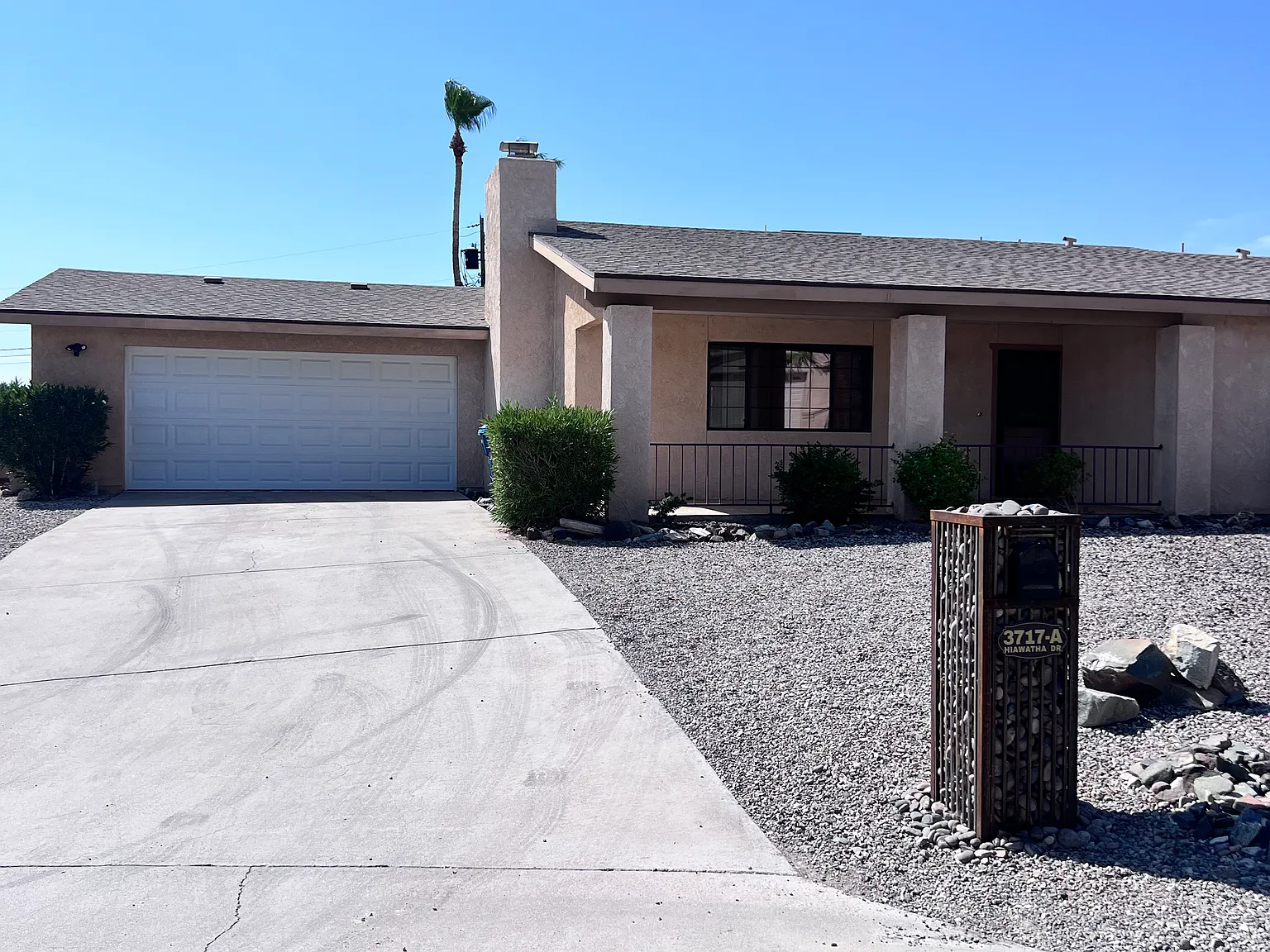 3717 Hiawatha Dr — Photo 2