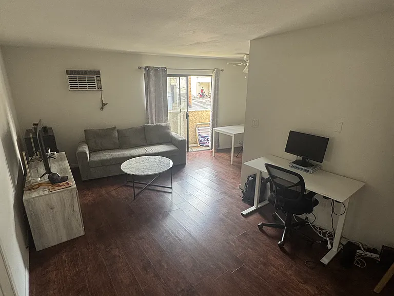 1625 Glendon Ave #3 — Photo 11