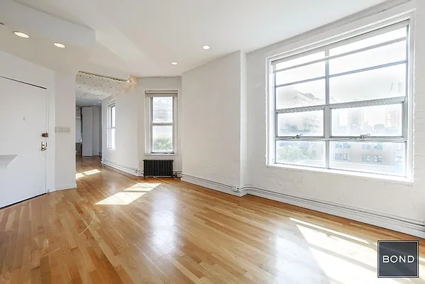 Rented by Bond New York | media 23