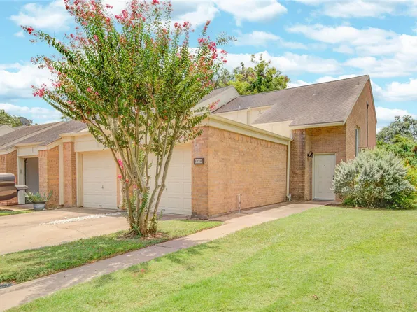 1826 Veranda Dr, West Columbia, TX 77486