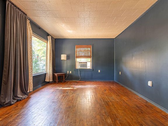 5th image of 601 Audubon St