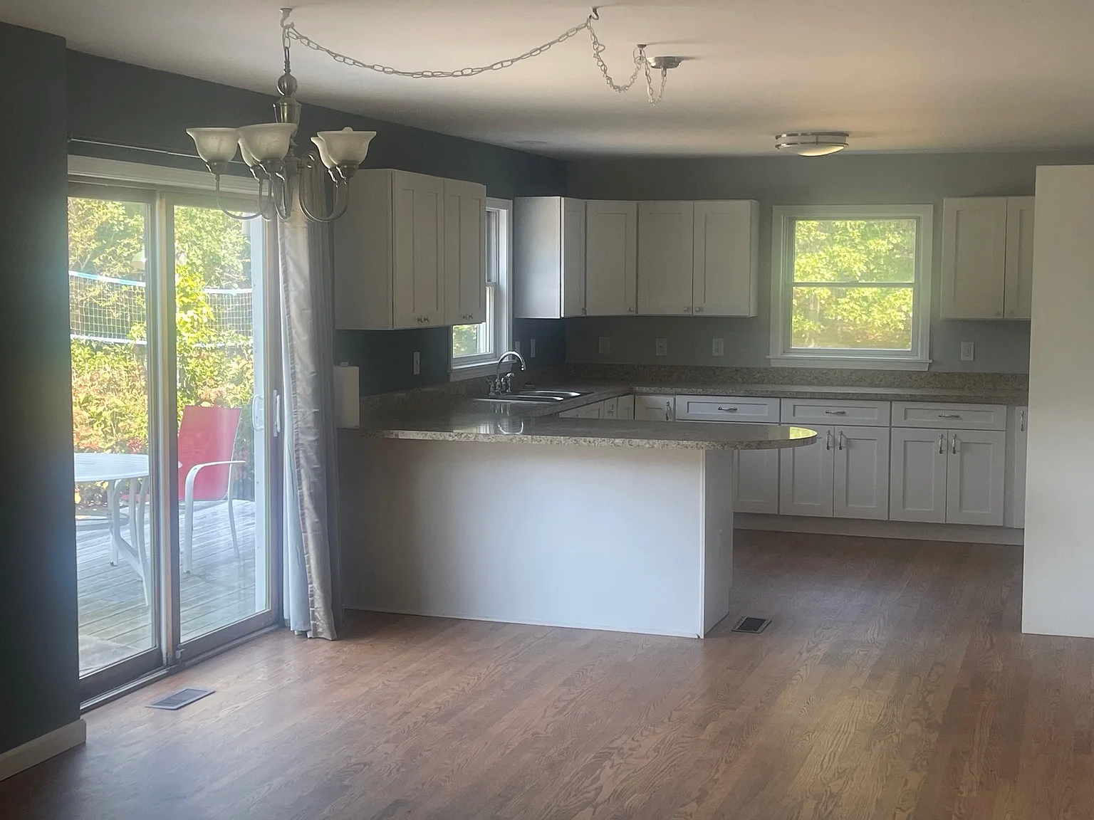 Year Round Southampton Rental — Photo 3