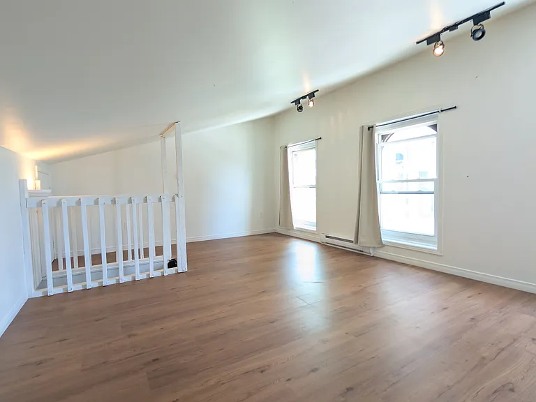 359A Brant St — Photo 10