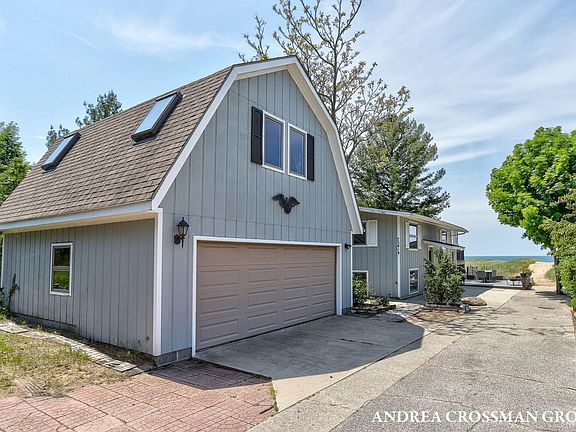 2nd image of 7541 Margaret Ave