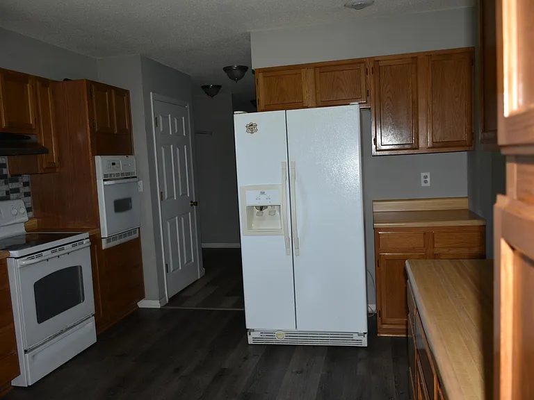 714 E Nance Dr — Photo 7