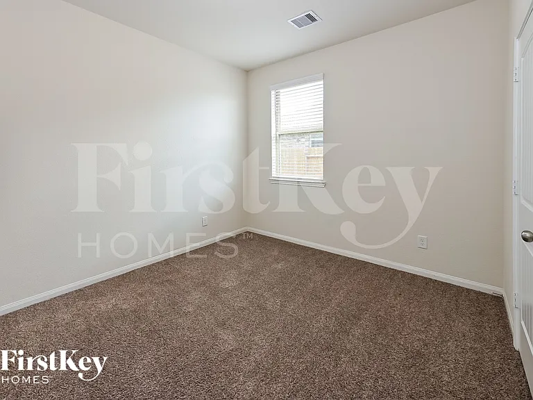 15809 Roberto Clemente Ct — Photo 11