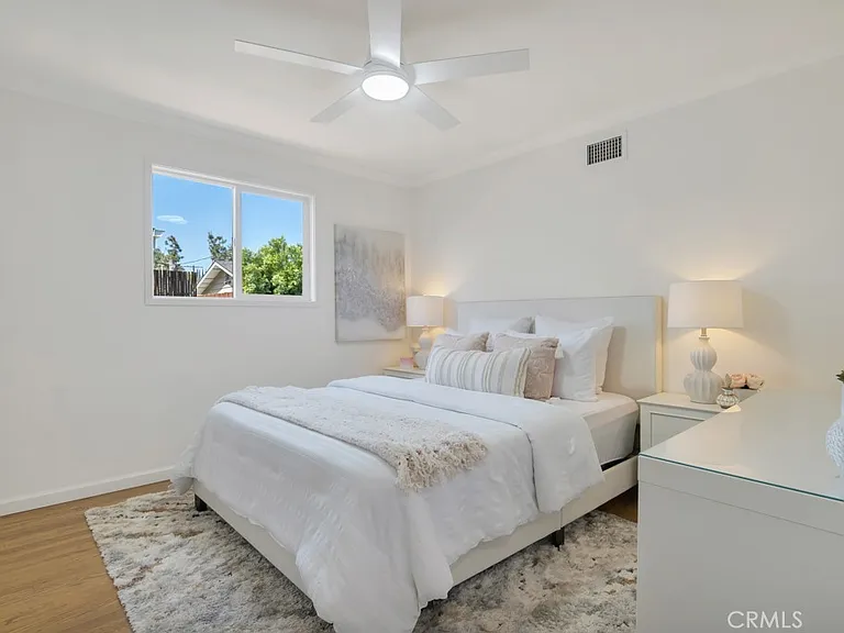 22529 Clarendon St — Photo 3