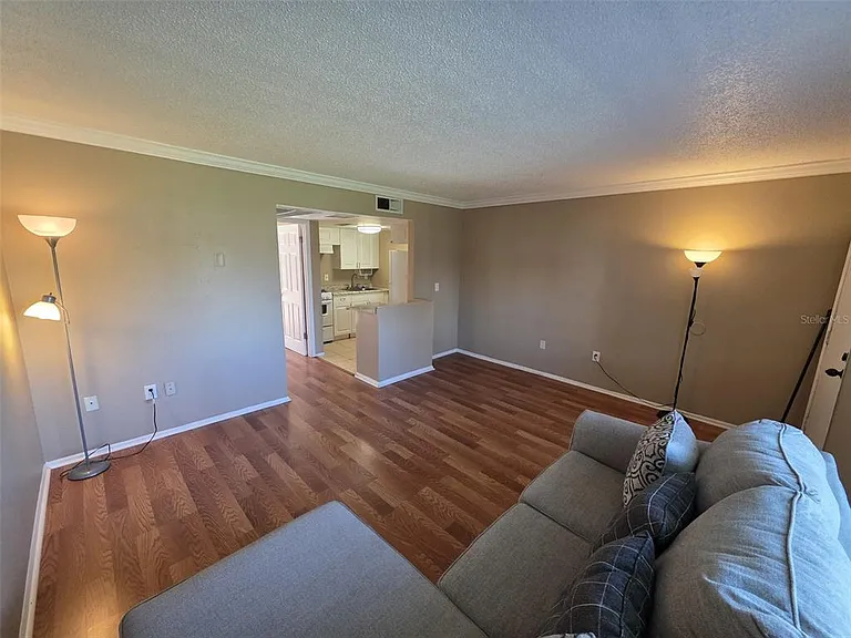 139 Oyster Bay Cir #220 — Photo 10