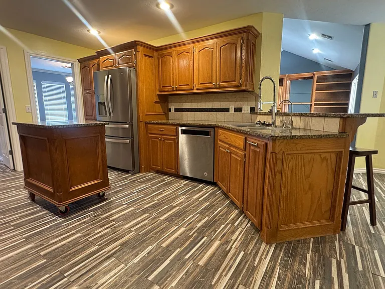 169 NW Copperfield — Photo 5