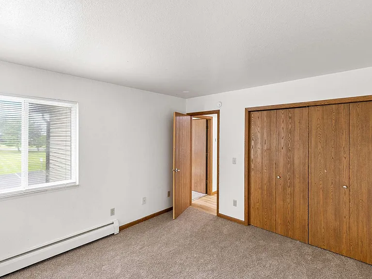 York Hills Apartments ( York Hills Apts LLC) — Photo 32