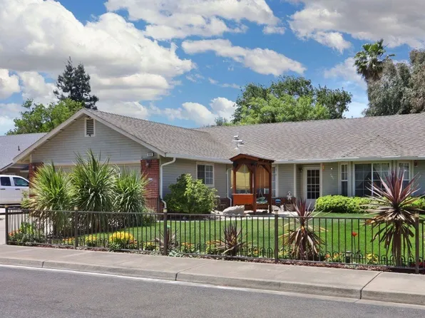 460 Senorita Ct, Oakdale, CA 95361