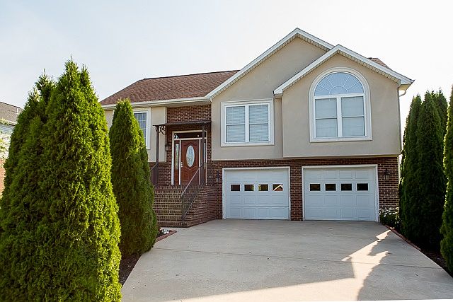 1st image of 1764 Park Lawn Dr