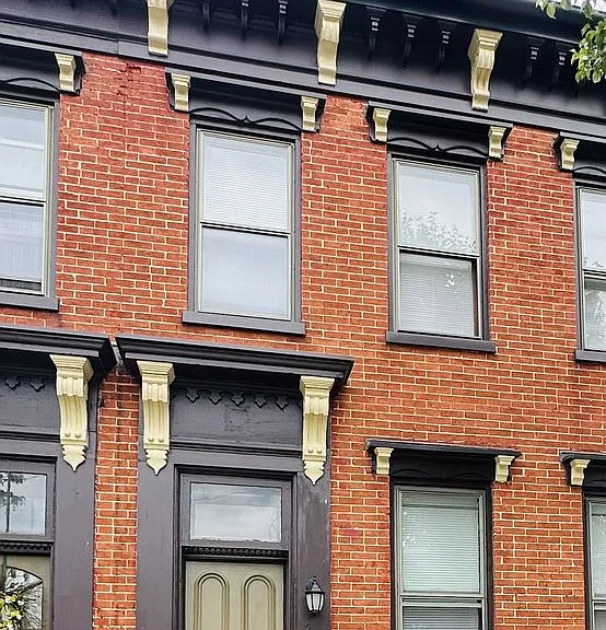 207 S Beaver St — Photo 1