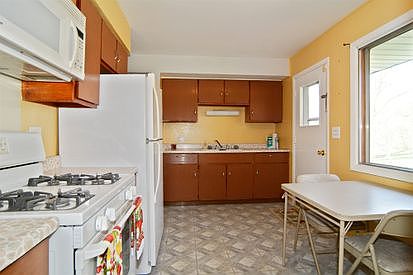 3rd image of 25W154 Argyle Ave