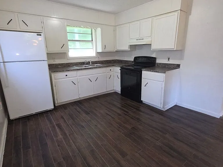 806 McCampbell St — Photo 6