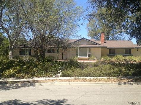 1st image of 854 Calle Catalpa