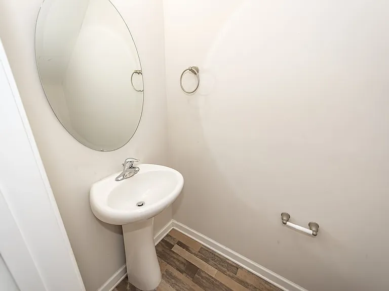 484 Truman Dr — Photo 21