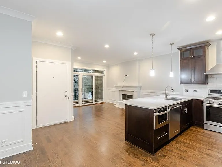 1539 N Western Ave #2 — Photo 4