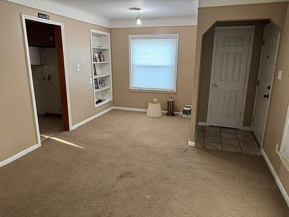 3rd image of 12895 Norborne Ave
