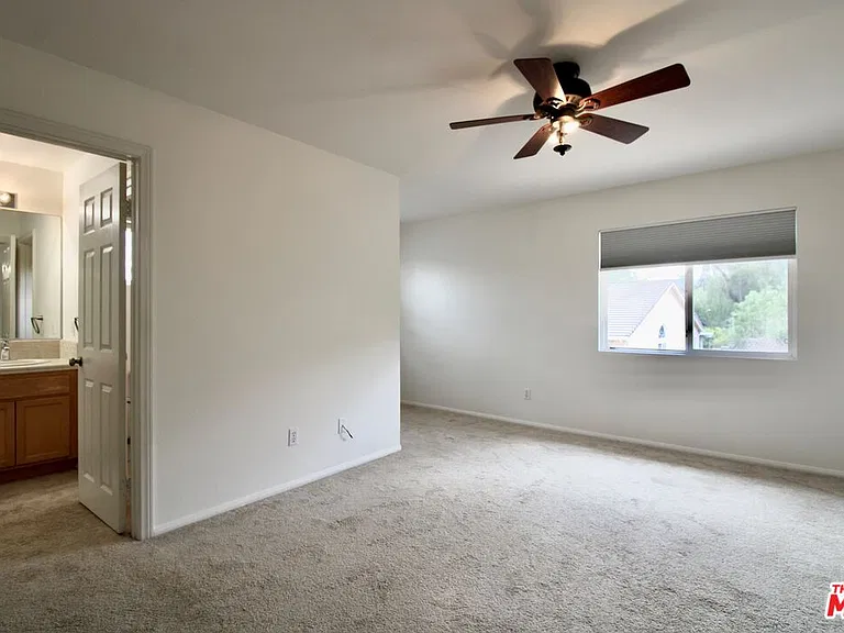1124 Acapulco Ave — Photo 23