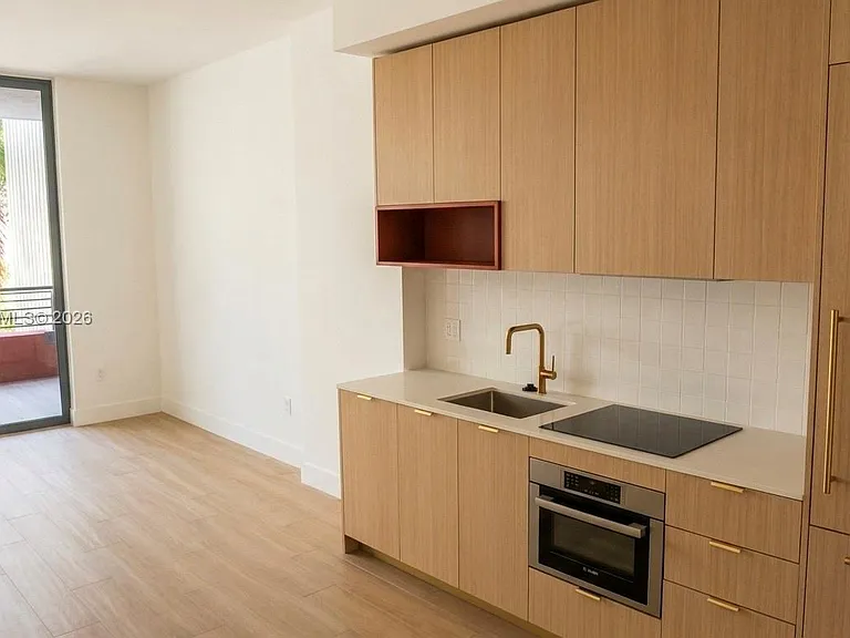 90 NE 32nd St #209 — Photo 2