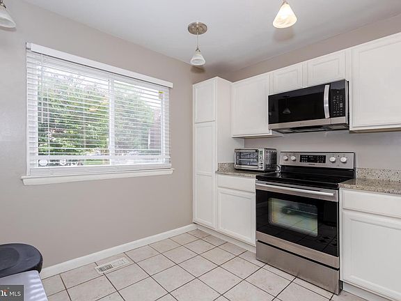 2nd image of 15 Copley Ct