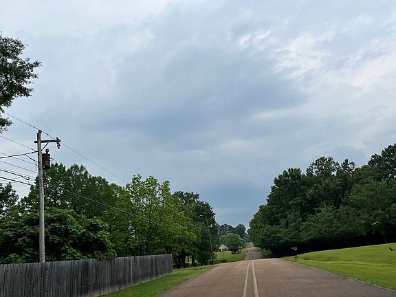 4th image of 222 Dogwood Ln