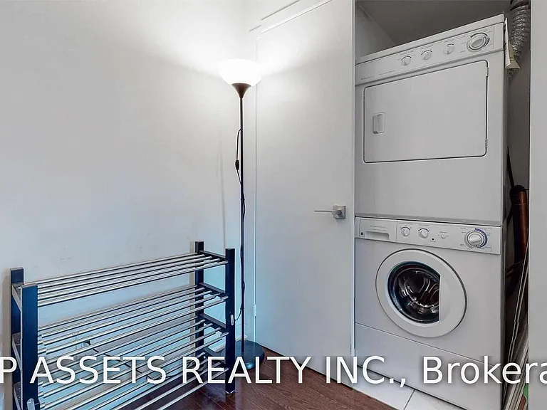 770 Bay St #1202 — Photo 32