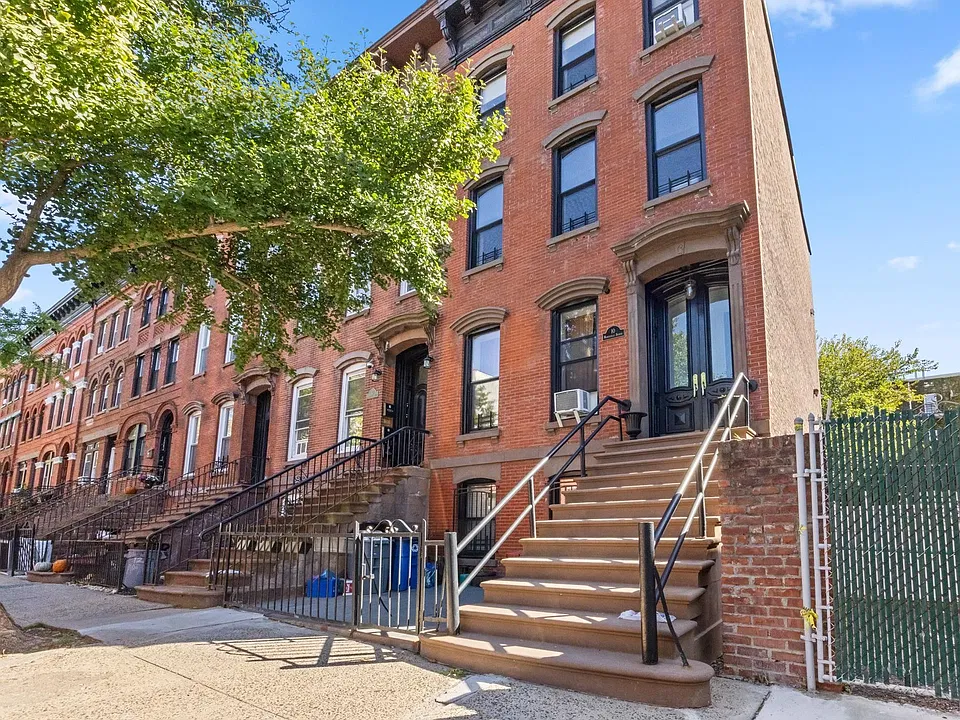 10 Monticello Ave #2