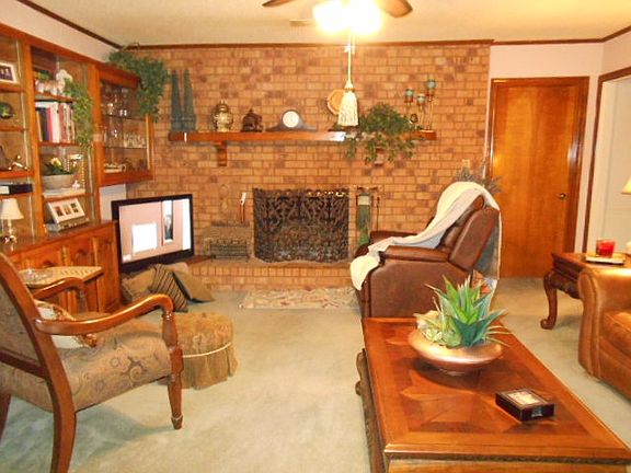 4th image of 2204 Pinson Dr