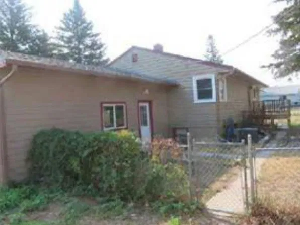 509 W 5th St, Lusk, WY 82225
