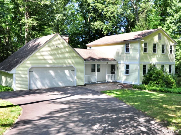 11 Roundhill Road, Granby, CT 06035