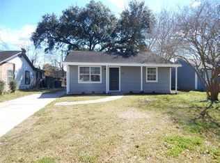 7335 Eisenhower Rd, Houston, TX 77033