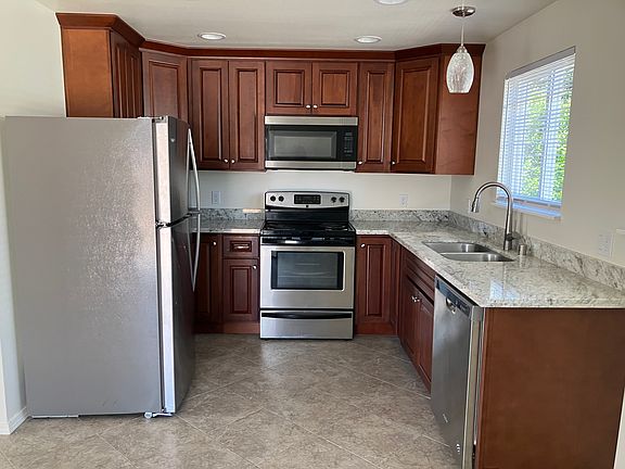 New kitchen, granite countertops