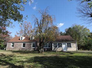 4 Sunnyside Ln, Yardley, PA 19067