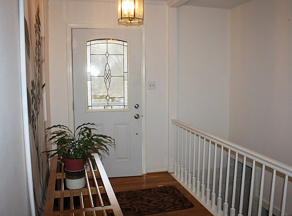 2nd image of 900 Dundee Ct