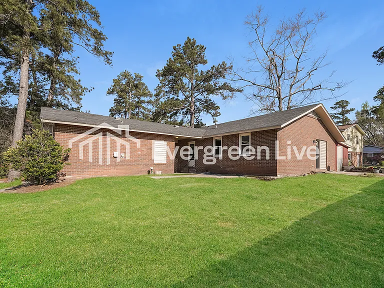 2211 Buckingham Dr — Photo 3
