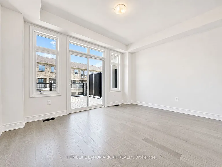 197 Berczy Green Dr — Photo 8