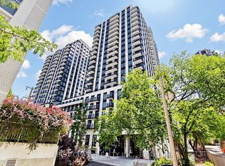 91 Montclair Ave #822, Toronto, ON M5P 1P5