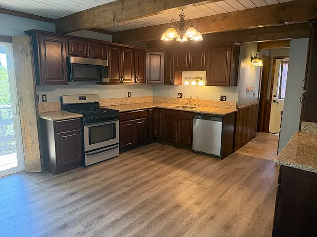1316 Flintridge Ave — Photo 3