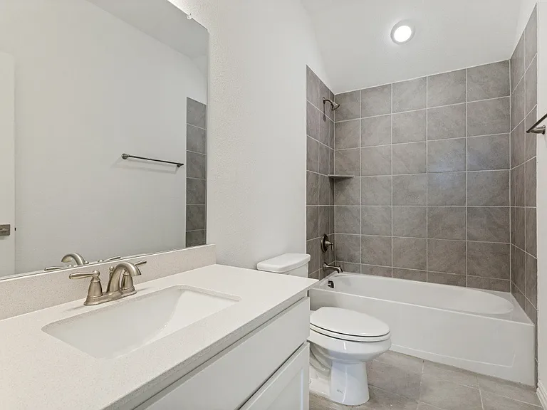 1046 Bearing St — Photo 17