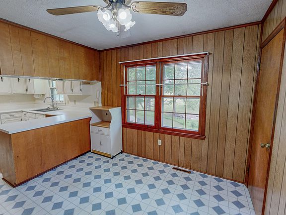 5th image of 2072 Edwin Robertson Rd
