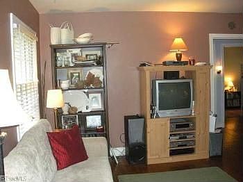 2nd image of 1438 Whilden Pl