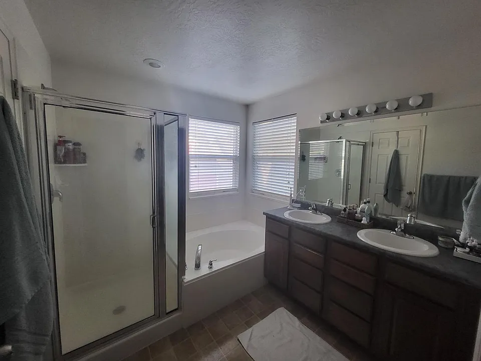 4323 W Belleville Way