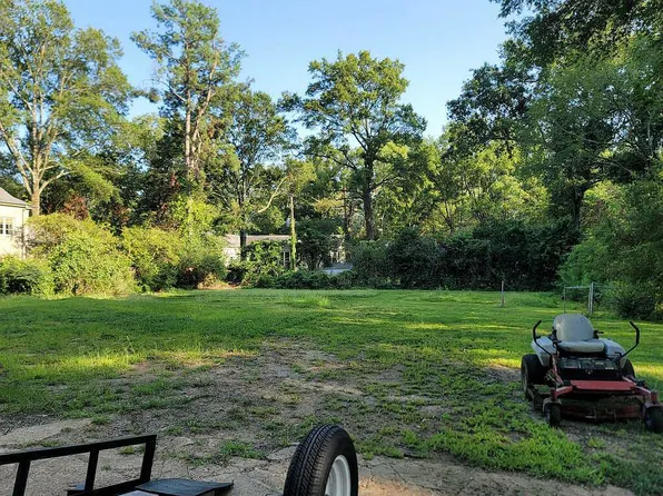 4915 Roane Rd, Memphis, TN 38117