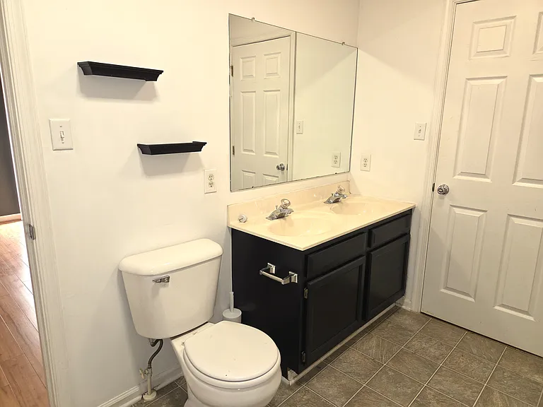 240 Mike Dr — Photo 17