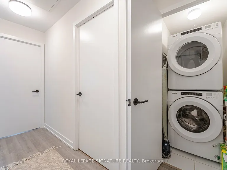 2300 Saint Clair Ave W #815 — Photo 25