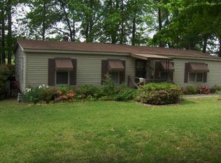 243 Lakeview Dr, Locust Grove, GA 30248